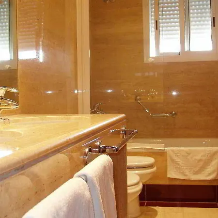 Reyes Catolicos Hotell