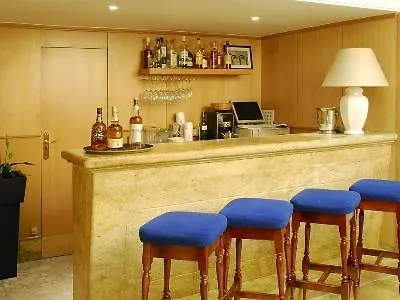Hotell Reyes Catolicos 3*