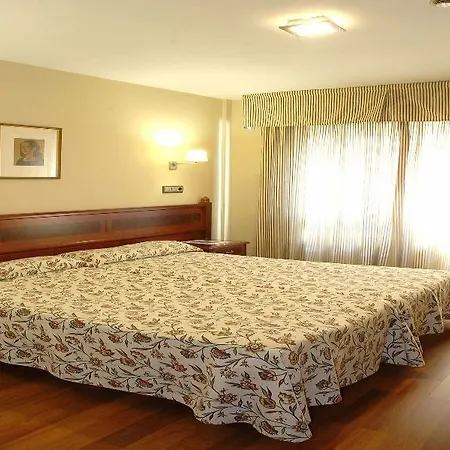 Reyes Catolicos Hotel Seville