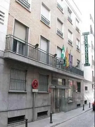 レイエス カトリコス 3*