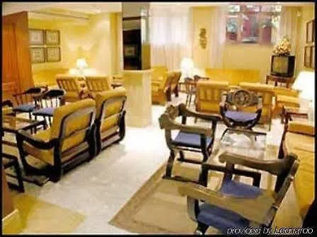 レイエス カトリコス セビリア